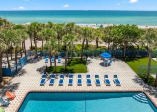 Crystal Beach Suites Miami Oceanfront Hotel - Miami Beach - 4