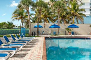 Crystal Beach Suites Miami Oceanfront Hotel - Miami Beach - 1