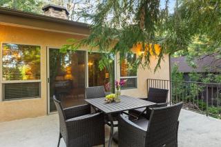 The Fairway Hideaway Game Room Outdoor Dining Near Lake Arrowhead - 9