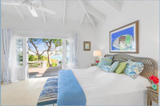 Bahari House - Luxury Oceanfront Villa with Spectacular View, Pool, Spa and Dock - Hartswell - 4