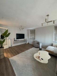 Modern apartment near city center - 6