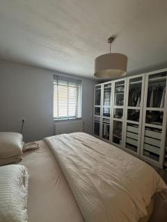 Modern apartment near city center - 1