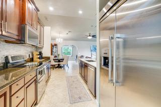 6 Mi to Beach Family Oasis with Pool in Cape Coral - Cape Coral - 1