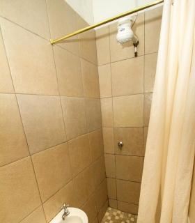 Lodge Luxe, Cozy Bedrooms, Free WiFi, Robust Security - Cape Town - 8