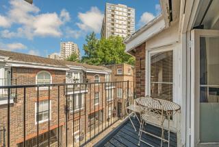 ELGIN MEWS NORTH beside Maida Vale tube and parking LONG TERM BOOKINGS - 1