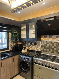 Stylish 3BR Apt with balcony - Amman - 9