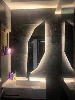 Stylish 3BR Apt with balcony - Amman - 6