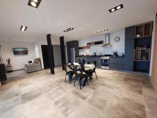 Hermosa y moderna casa a estrenar - Puerto Madryn - 0