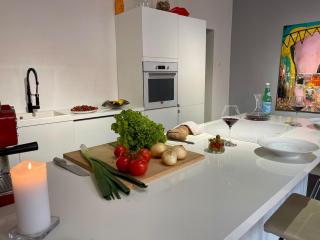 Stylish apartment with a Chefs Kitchen - Riga - 9