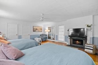 Bright and Spacious Stay - 2