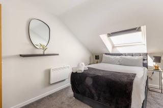 Stylish Liverpool Retreat - 2-Bed with Sofa Bed, Sleeps 6 - Perfect for Families & Friends - Liverpool - 1
