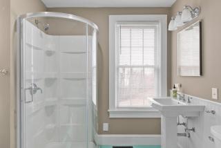 Bright and Spacious Stay - Oxon Hill - 8