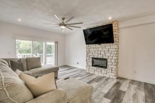 Walk to Mississippi River Grafton Townhome! - Elsah - 7