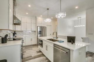 Walk to Mississippi River Grafton Townhome! - Elsah - 1