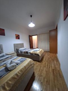 Tirana Center Apartment - Tirana - 5