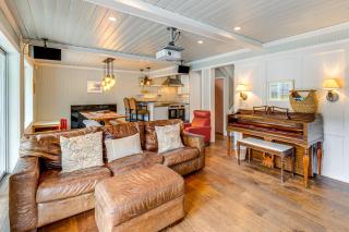 Waterfront Home on Lake Samish with Hot Tub and Dock! - Bellingham - 8
