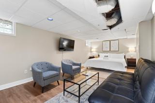 Inviting 4BR2BA in Oakley with 2 Park Spots & Lg Deck - 2