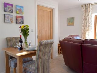 Hen Llaeth - Uk11209 - Cwrt-newydd - 6