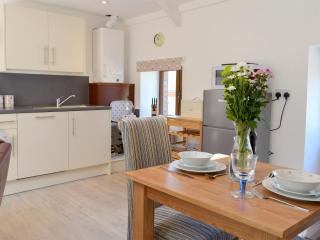 Hen Llaeth - Uk11209 - Cwrt-newydd - 5