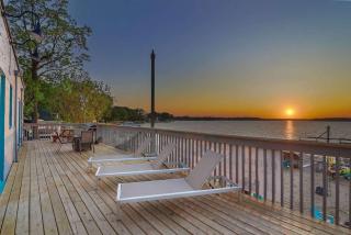 Chain O' Lakes Beach Penthouse Sunset View and Boat Dock - - 7