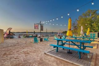 Chain O' Lakes Beach Penthouse Sunset View and Boat Dock - - 4