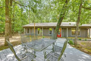 Less Than 3 Mi to Broken Bow Lake Hot Tub Haven! - Hochatown - 9