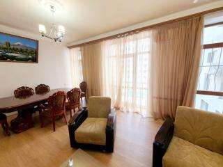 Armenakapartment 3 bedroom Amiryan - Yerevan - 0