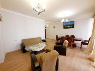 Armenakapartment 3 bedroom Amiryan - Yerevan - 4