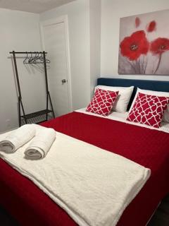 Family-Friendly 4BR Retreat Fully Furnished - Sarnia - 5