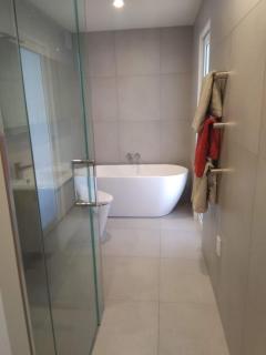 Attractive, Modern and Private - 4