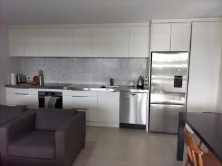 Attractive, Modern and Private - Auckland - 1
