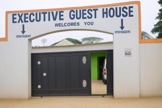 executive guest house bukere - Kyegegwa - 4