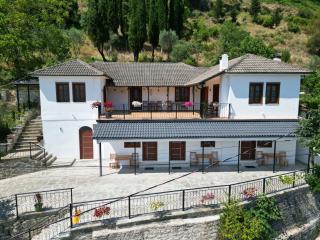 Emblematic House Apartment 4 - Gjirokastër - 8