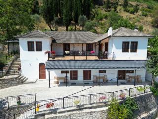 Emblematic House Apartment 4 - Gjirokastër - 7