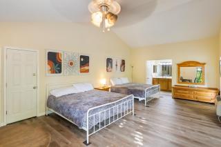 Studio room with Pools, Private Deck -Close to water - 5