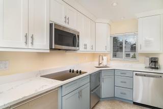 Beach Front Villa - Right On The Beach! - 8