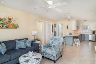 Beach Front Villa - Right On The Beach! - Holmes Beach - 6