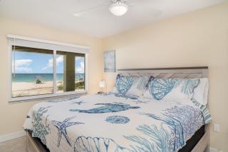 Beach Front Villa - Right On The Beach! - Holmes Beach - 5