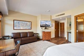 Sundial studio in the heart of Canyons Village, outdoor pool/hot tubs, walk to hiking & biking C202A - Park City - 1