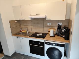 Logement indépendant avec parking privé , clim , smart tv idéal déplacement pour pro ou vacances - 4