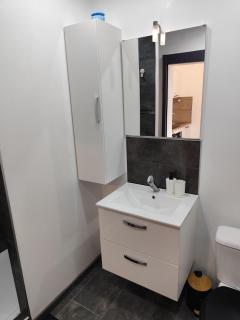 Maison entière avec parking gratuit, WiFi & clim - 3