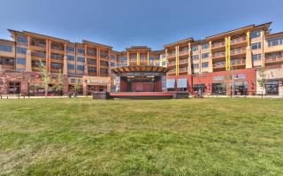 Sundial condo in the heart of Canyons Village, patio, outdoor pool, walk to hiking & biking C202B - Park City - 6
