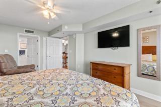 Spacious Luxurious 2B2B Ocean View Condo Sleeps 8 - Myrtle Beach - 7