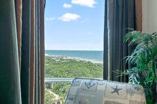 Spacious Luxurious 2B2B Ocean View Condo Sleeps 8 - 8