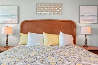 Spacious Luxurious 2B2B Ocean View Condo Sleeps 8 - Myrtle Beach - 6