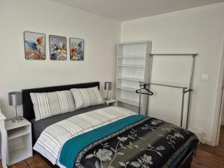 Beautiful home with 3 beds in 3 seperate rooms in Durham free parking - Durham - 3
