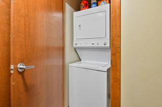 Unequalled Ski in Out Location Next to Gondola, Sundial 1Br, Pool, Hot tubs, Condo Nast Winner C216B - Park City - 5