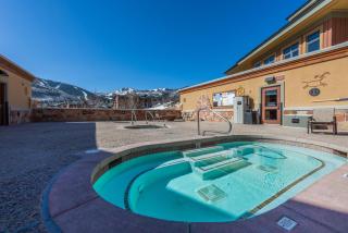 Unequalled Ski in Out Location Next to Gondola, Sundial 1Br, Pool, Hot tubs, Condo Nast Winner C216B - Park City - 1
