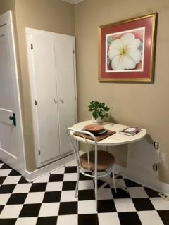 Private Lafayette Getaway Balcony & Kitchen - Lafayette - 9