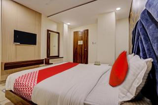Hotel O R.R - Vadodara - 1